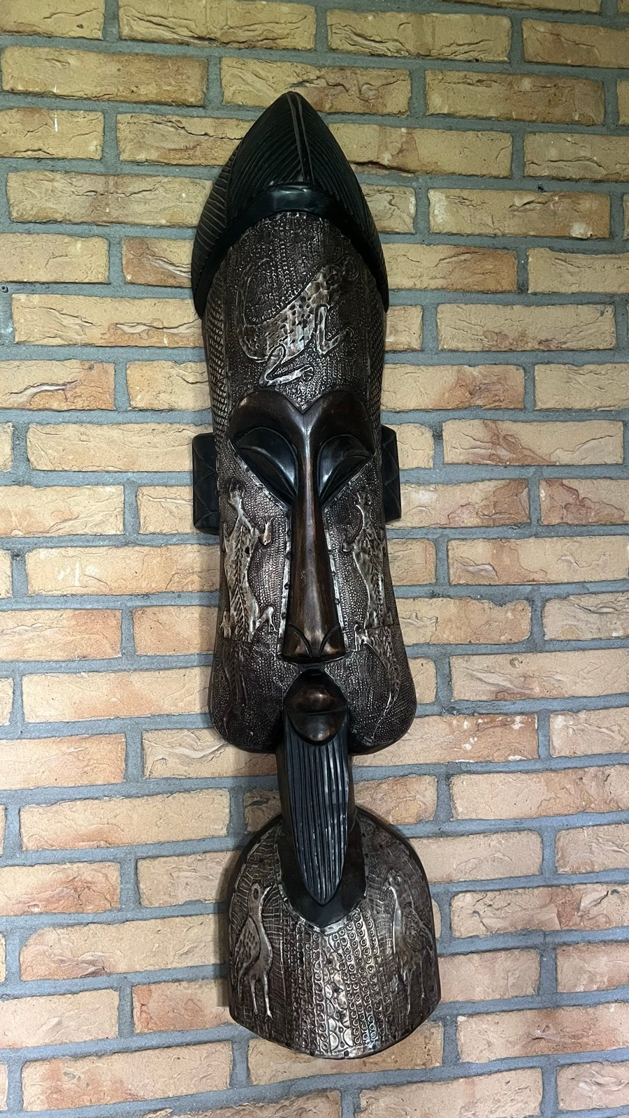 Groot Afrikaans Masker - Houtsnijwerk met Reliëf, Hout, Bruin, Afrika, Masker
