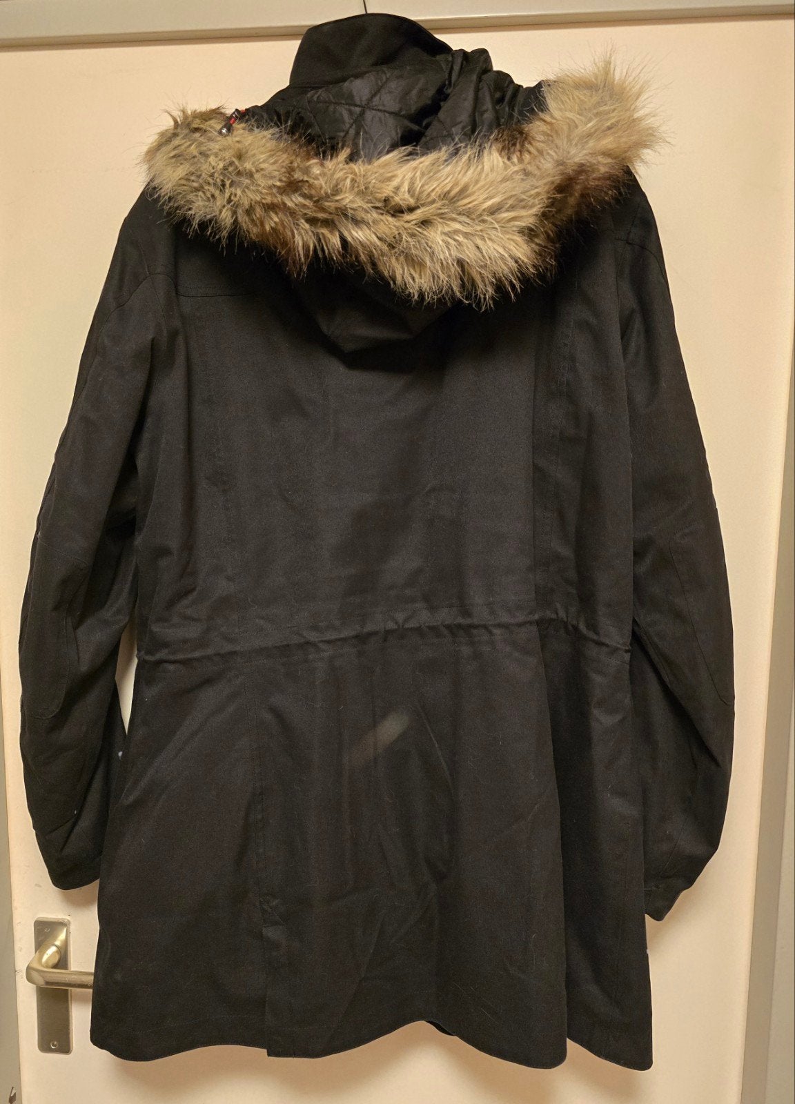 Zwarte dikke winterjas met capuchon, Kleding | Dames, Zwart, Maat 46/48 (XL) of groter, Ophalen of Verzenden, Decathlon