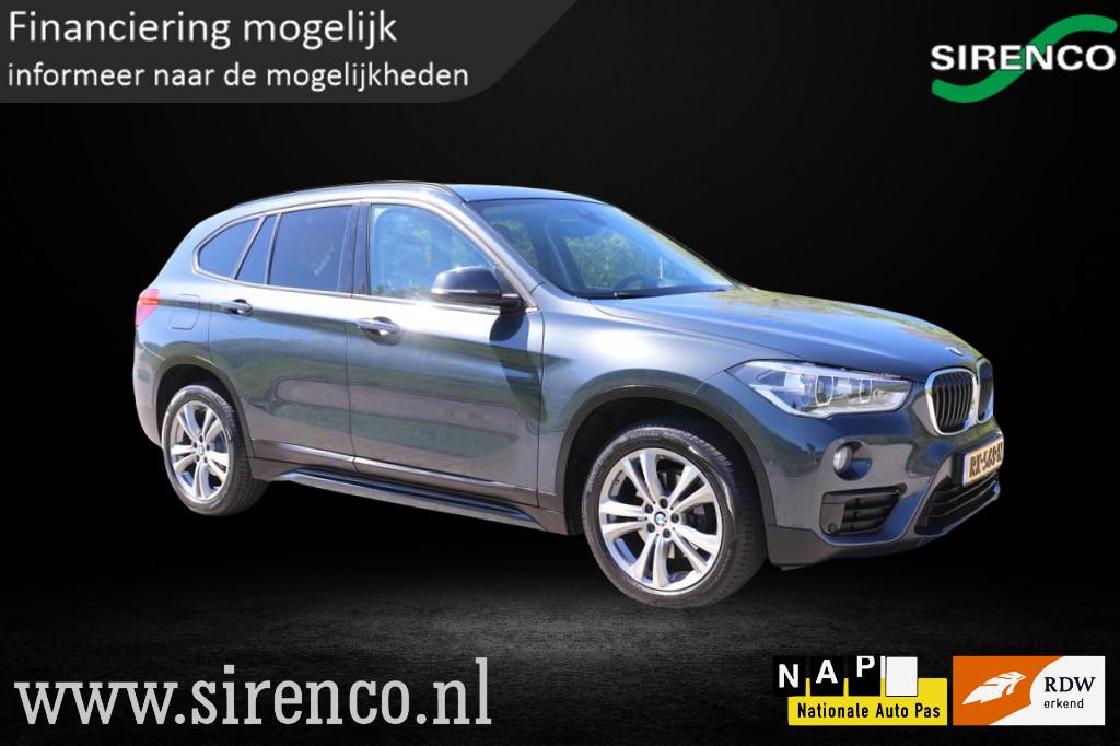 BMW X1 sDrive18i High Executive | leder memory seat met stoe, Gebruikt, 3 cilinders, 1405 kg, Zilver of Grijs