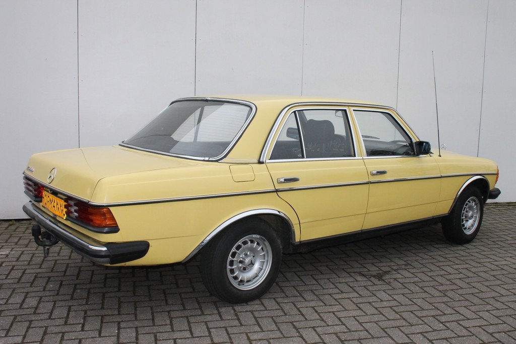 Mercedes-Benz 200D 200 D (bj 1982), Auto's, Mercedes-Benz, Gebruikt, 4 cilinders, Geel, Bedrijf