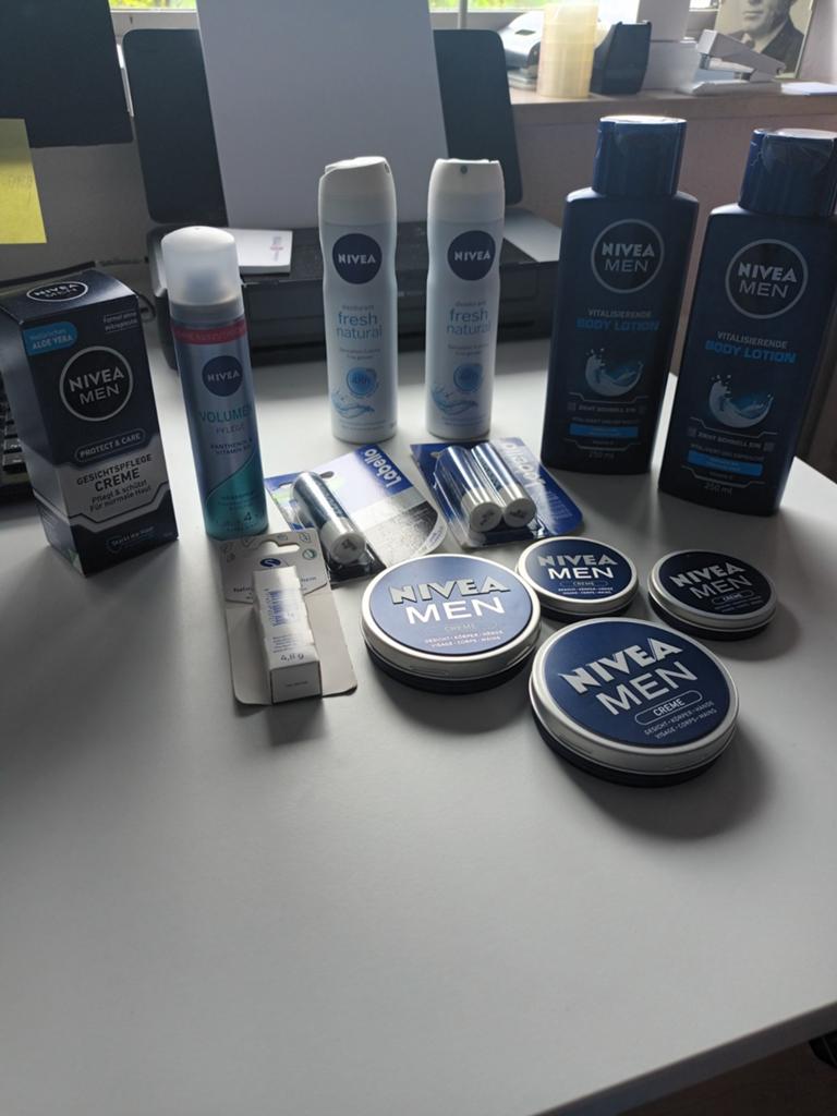 Diverse toiletspullen (hoofdzakelijk Nivea), Overige kleuren, Gehele gezicht, Nieuw, Ophalen of Verzenden