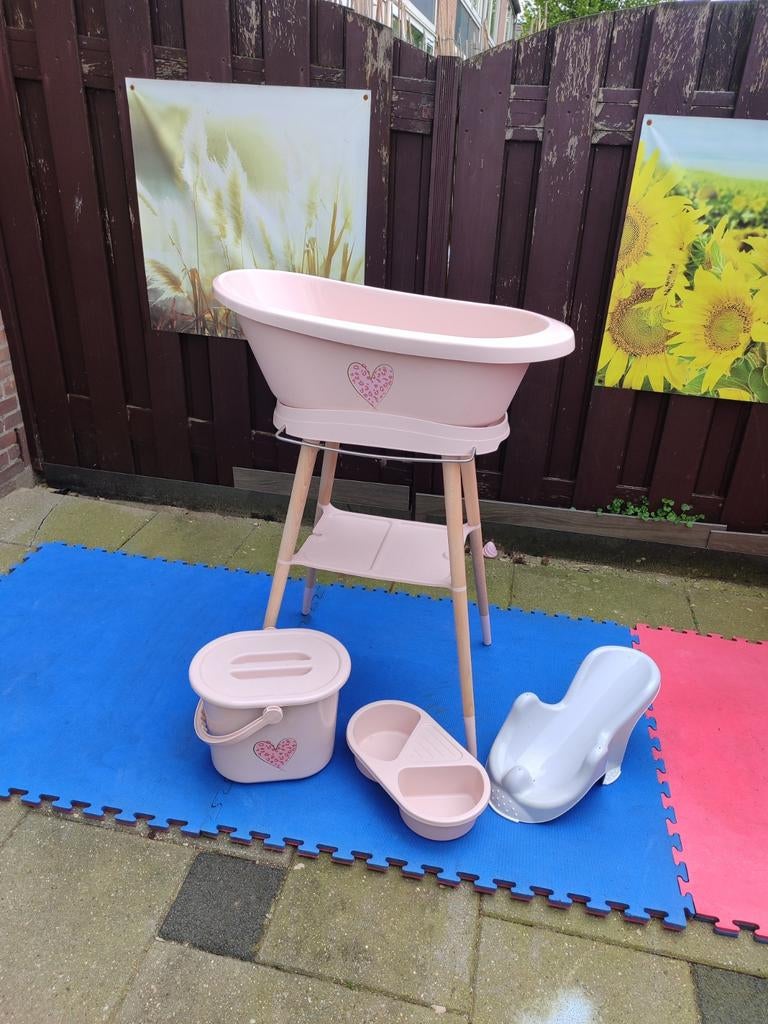 Babybadje compleet met standaard en accessoires, Kinderen en Baby's, Badjes en Verzorging, Zo goed als nieuw, Badje, Overige merken