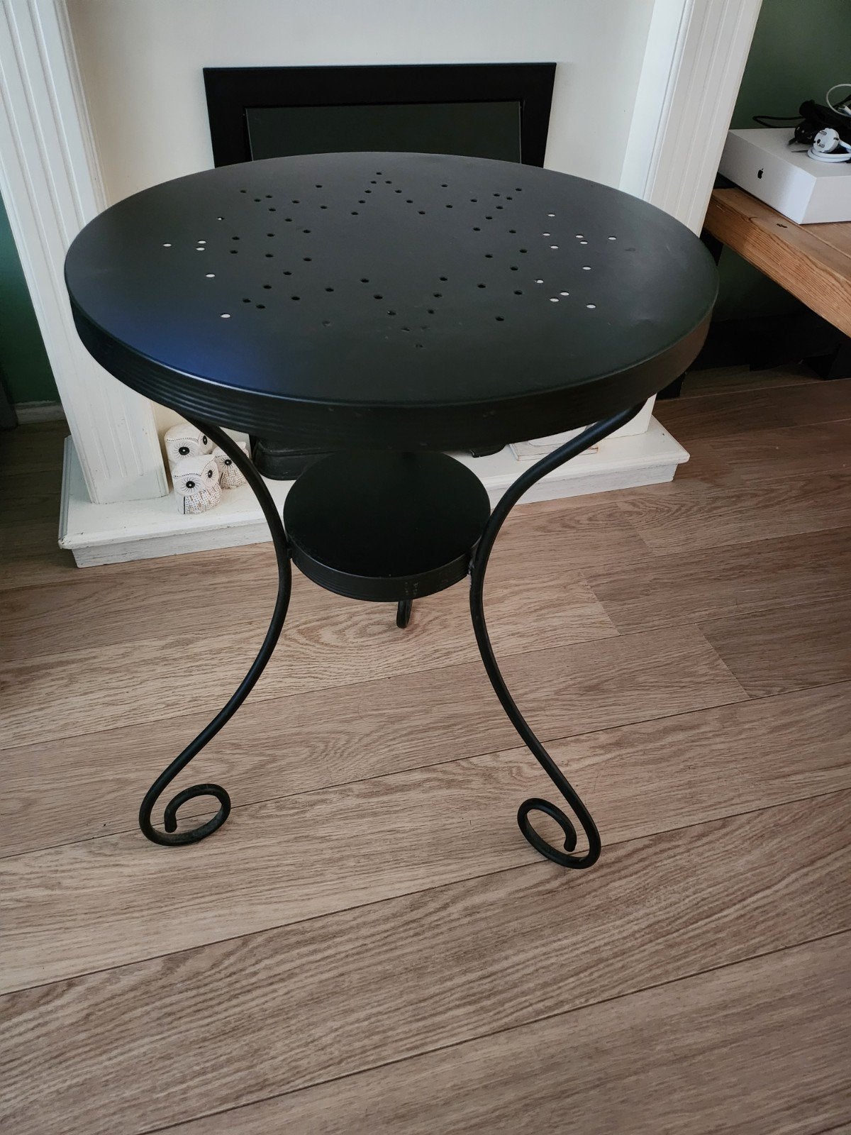 Ikea Noresund Rond Tafeltje - Zwart Metaal, Minder dan 55 cm, Gebruikt, Modern, Industrieel, Metaal of Aluminium