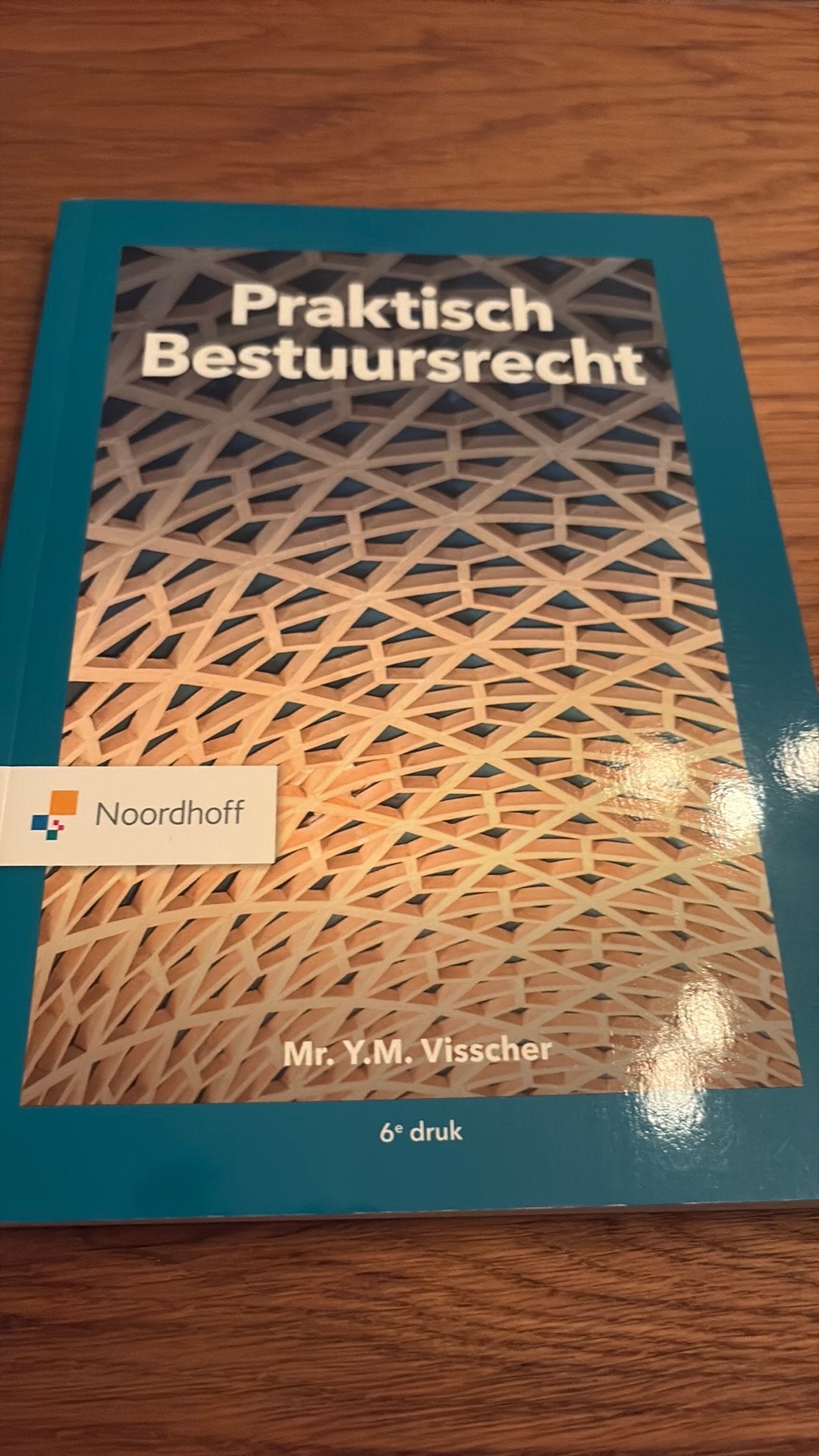 Praktisch bestuursrecht, Ophalen of Verzenden, Zo goed als nieuw, Overige niveaus, Nederlands