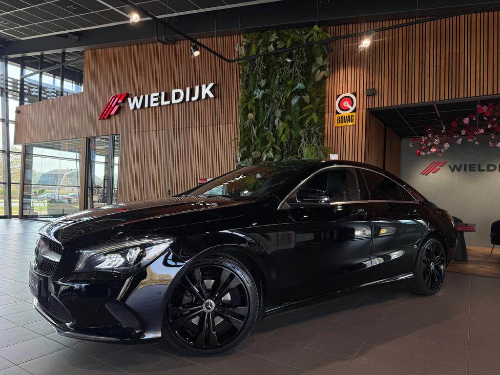 Mercedes-Benz CLA-klasse 180 Business Solution AMG, Auto's, Mercedes-Benz, Gebruikt, 4 cilinders, Leder en Stof, 1595 cc