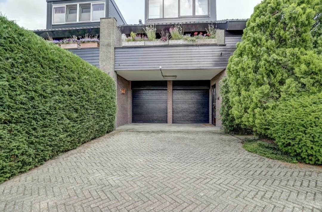 2x Novoferm elektrische sectionaaldeur, Ophalen, Kunststof, 120 cm of meer, Garagedeur