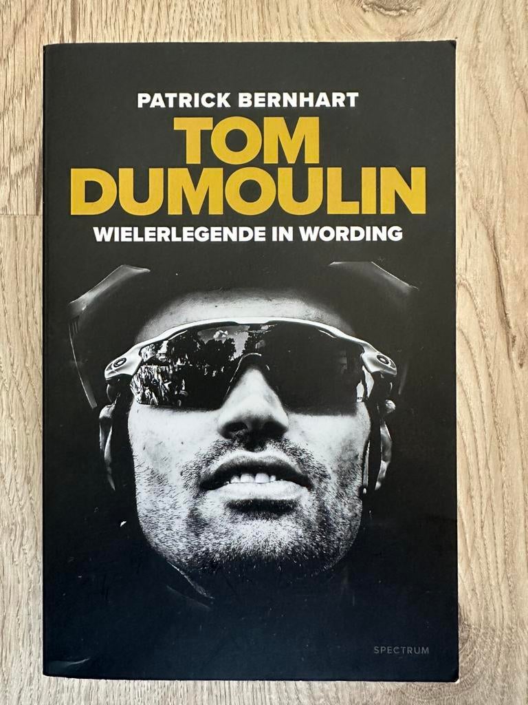 Biografie Tom Dumoulin - wielerlegende in wording, Ophalen of Verzenden, Zo goed als nieuw, Sport