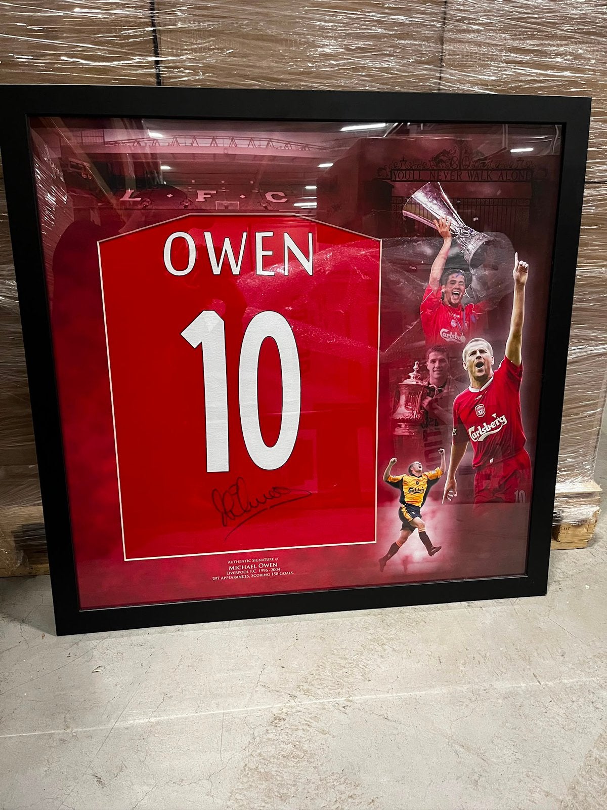 Ingelijst en gesigneerd Michael Owen shirt Liverpool, Verzamelen, Ophalen of Verzenden, Nieuw