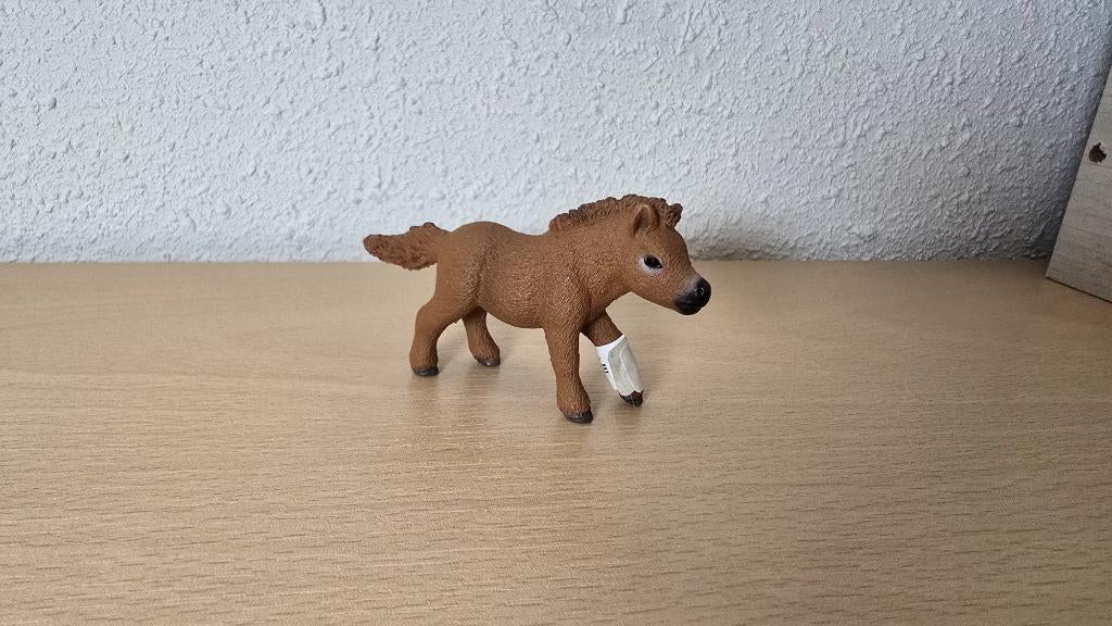 schleich pony (mini Shetland veulen) model 13777, Ophalen of Verzenden, Zo goed als nieuw