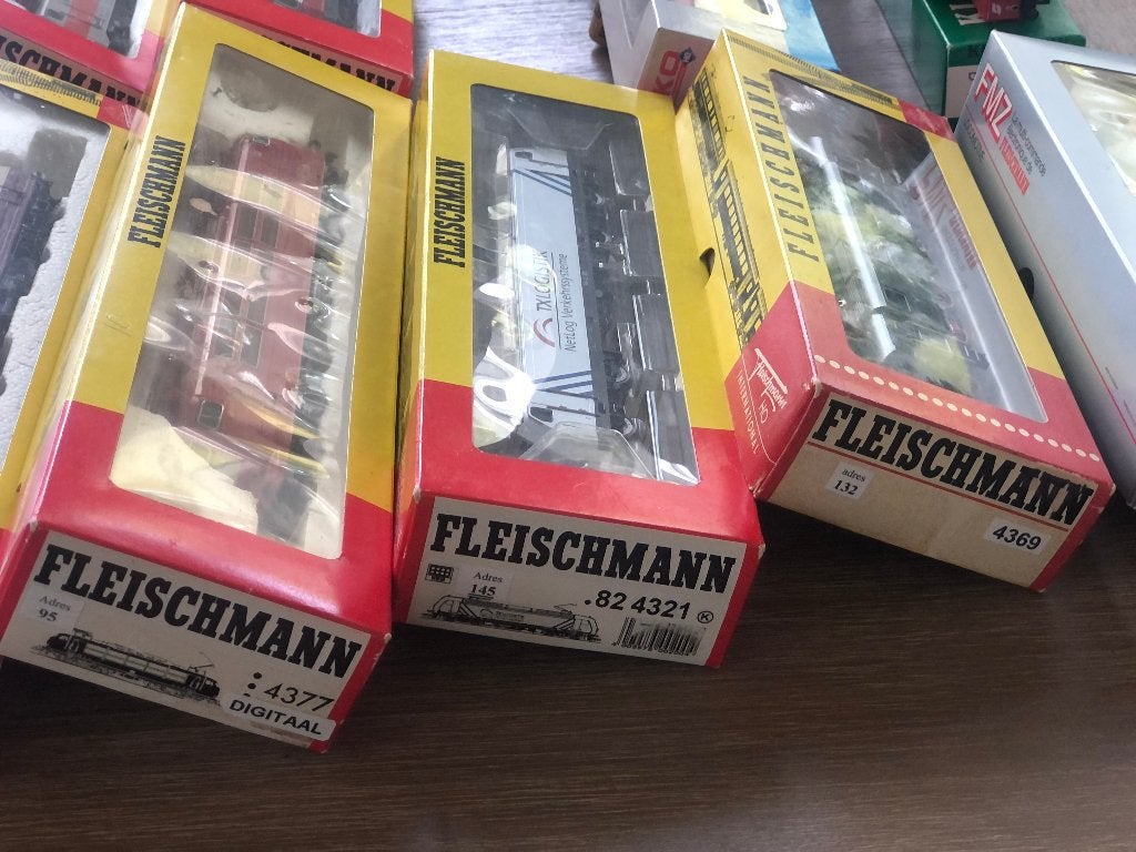 FLEISCHMANN  DIGITALE  ELEKTRA LOCS       (299), Hobby en Vrije tijd, Modeltreinen | H0, Fleischmann, Nieuw, Ophalen of Verzenden