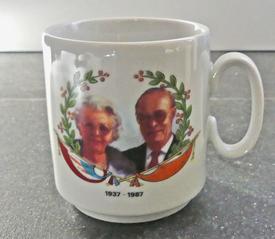 Beker Koningin Juliana prins Bernhard 50 jarig huwelijk 1987, Ophalen of Verzenden, Zo goed als nieuw, Nederland, Servies