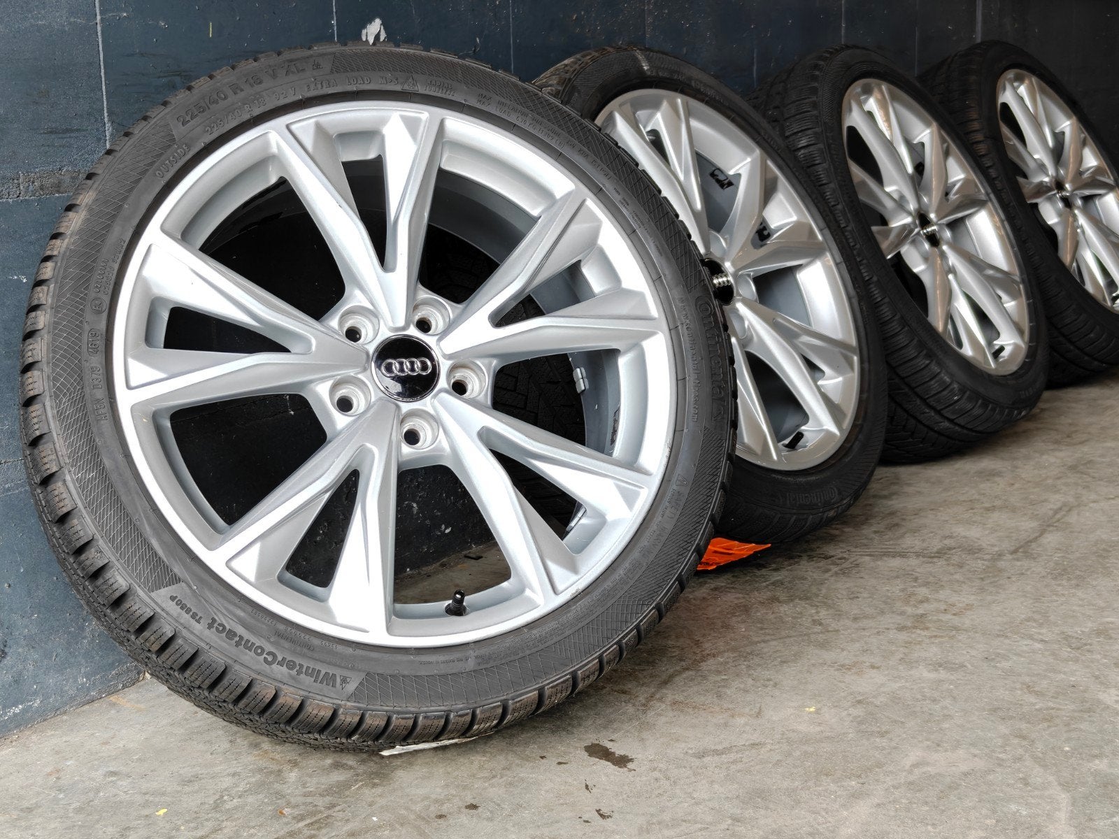 18" Originele Audi A3 Winterset Golf Caddy Continental, Gebruikt, Banden en Velgen, 3833BP, Personenwagen