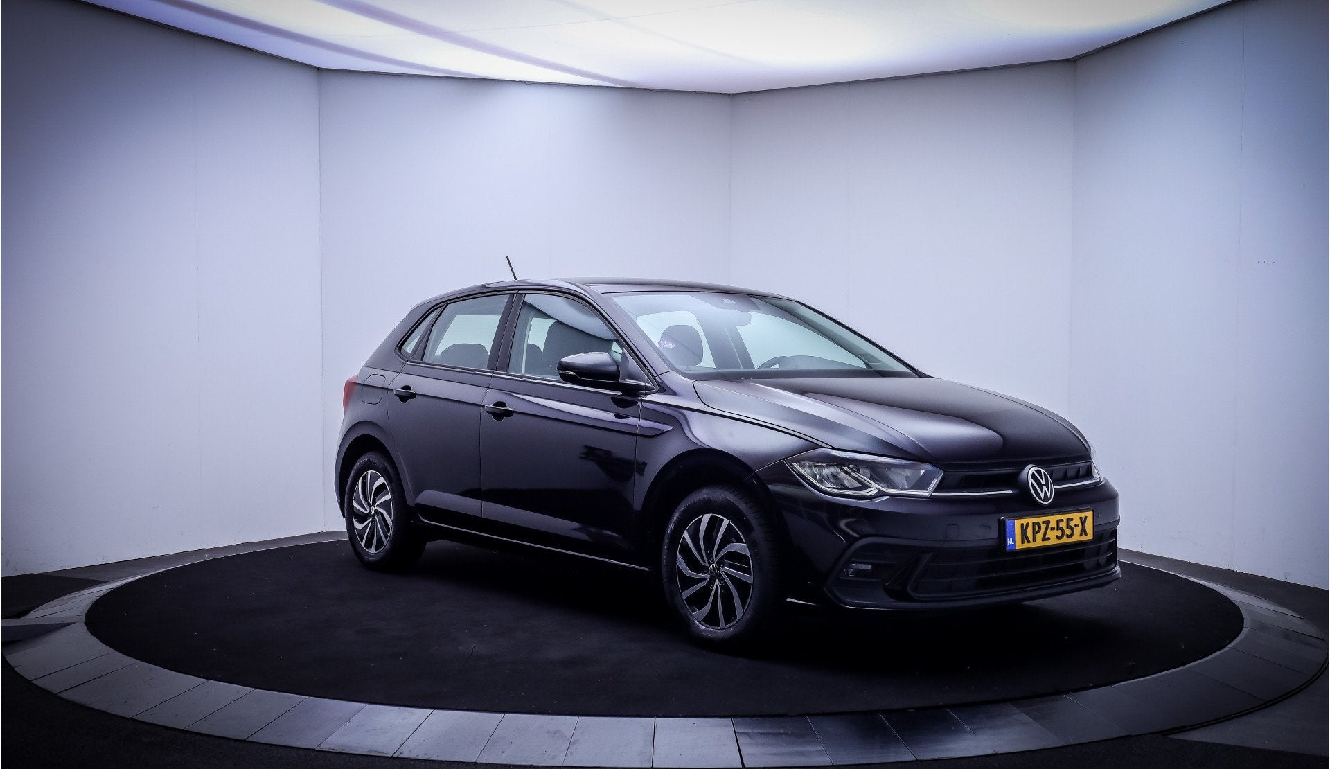 Volkswagen Polo 1.0 TSI LIFE Business FULL LED | NAVI | APP, Auto's, Stof, Zwart, Zwart, Origineel Nederlands