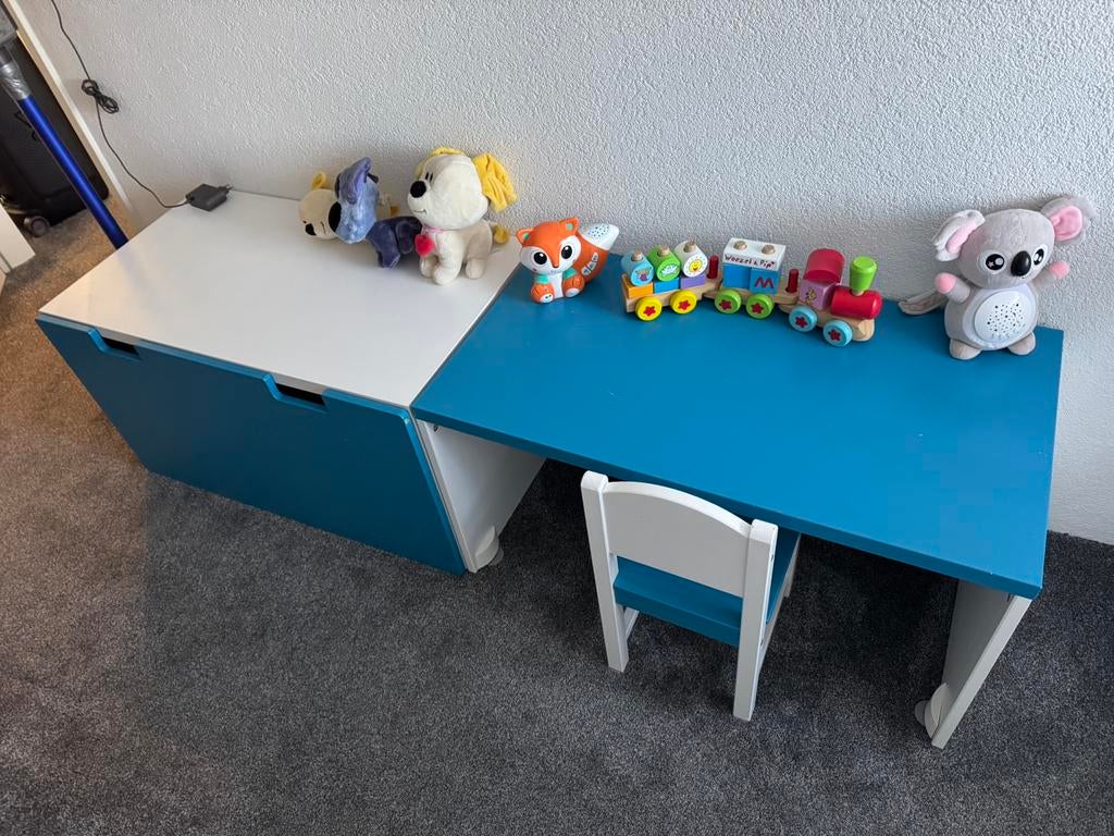 Kindertafel met stoel en speelgoedkist, Ophalen of Verzenden, Zo goed als nieuw