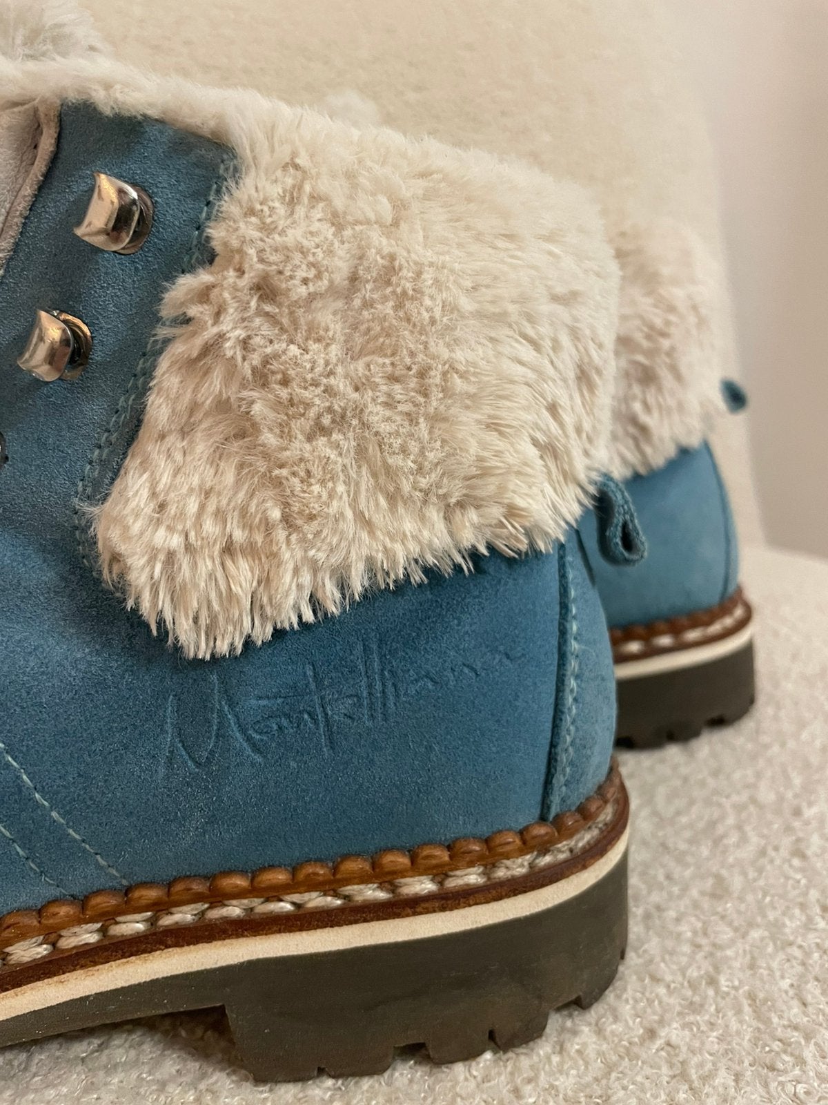 Boots by Montelliana, Blauw, Zo goed als nieuw, Wandelschoenen, Ophalen of Verzenden