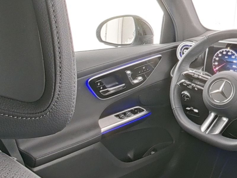 Mercedes-Benz GLC 300 e 4MATIC AMG Plug-In Hybride AMG-Line, Auto's, Automaat, 12 maanden, Zwart, Wit