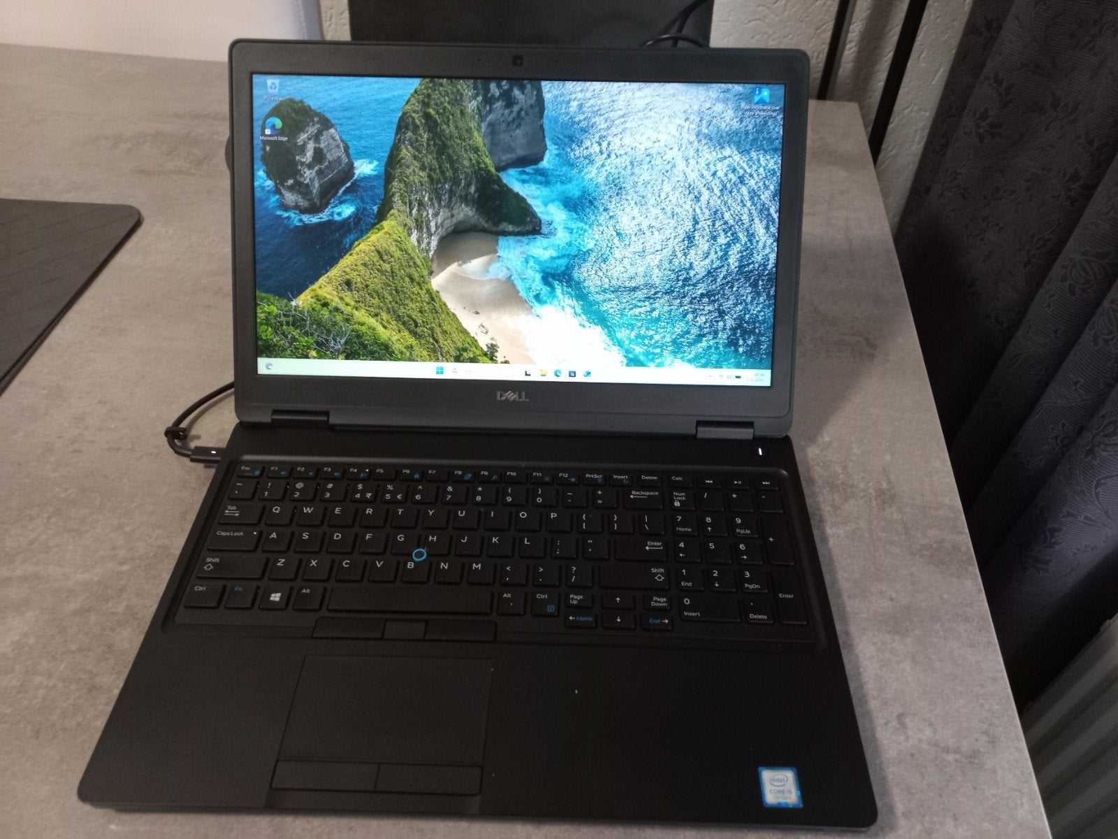 Dell latitude 5599, werkt  perfect, Ophalen, 256 GB, 2 tot 3 Ghz, Zo goed als nieuw