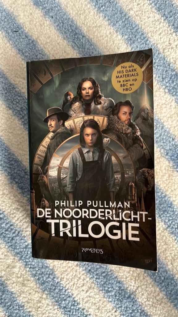 Philip Pullman - De Noorderlichttrilogie, Ophalen of Verzenden, Gelezen, Philip Pullman
