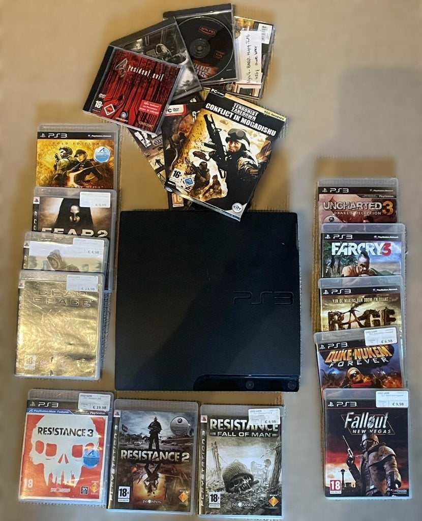Sony PS3 Slim + 1 controller + kabels + grote partij games, Shooter, Verzenden, 1 speler, Zo goed als nieuw