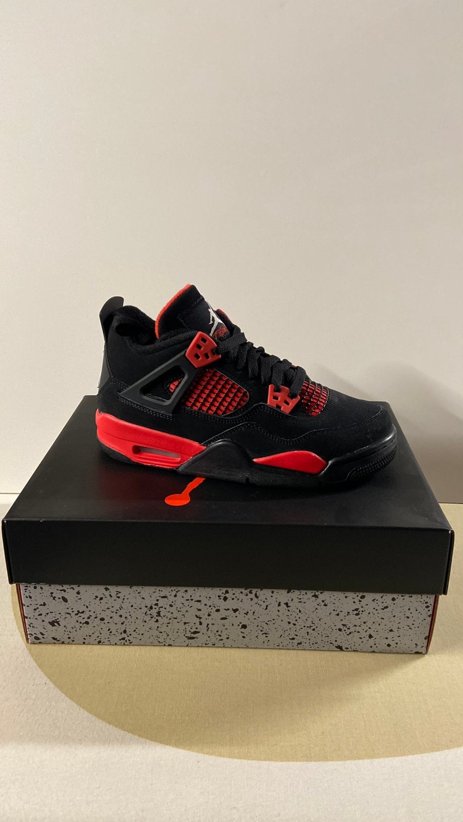 Air Jordan 4 Red Thunder 38,5, Kleding | Heren, Schoenen, Ophalen of Verzenden, Nieuw, Zwart