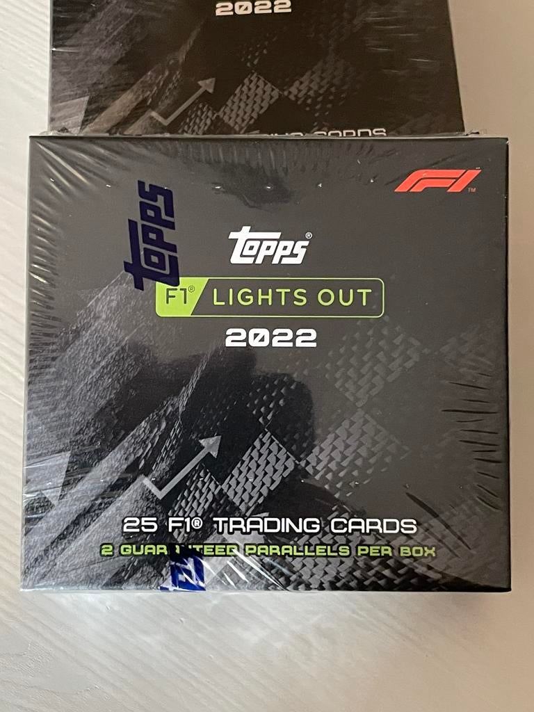 Topps F1 lights out 2022 box, Hobby en Vrije tijd, Verzamelkaartspellen | Overige, Ophalen of Verzenden, Zo goed als nieuw