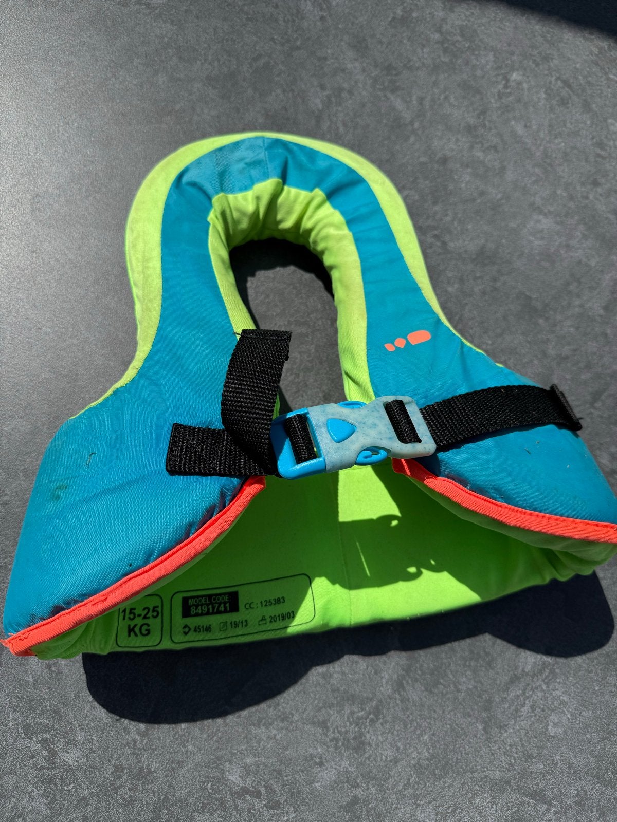 Zwemvest voor kinderen 15-25 kg, Watersport en Boten, Ophalen of Verzenden, Gebruikt, Overige typen