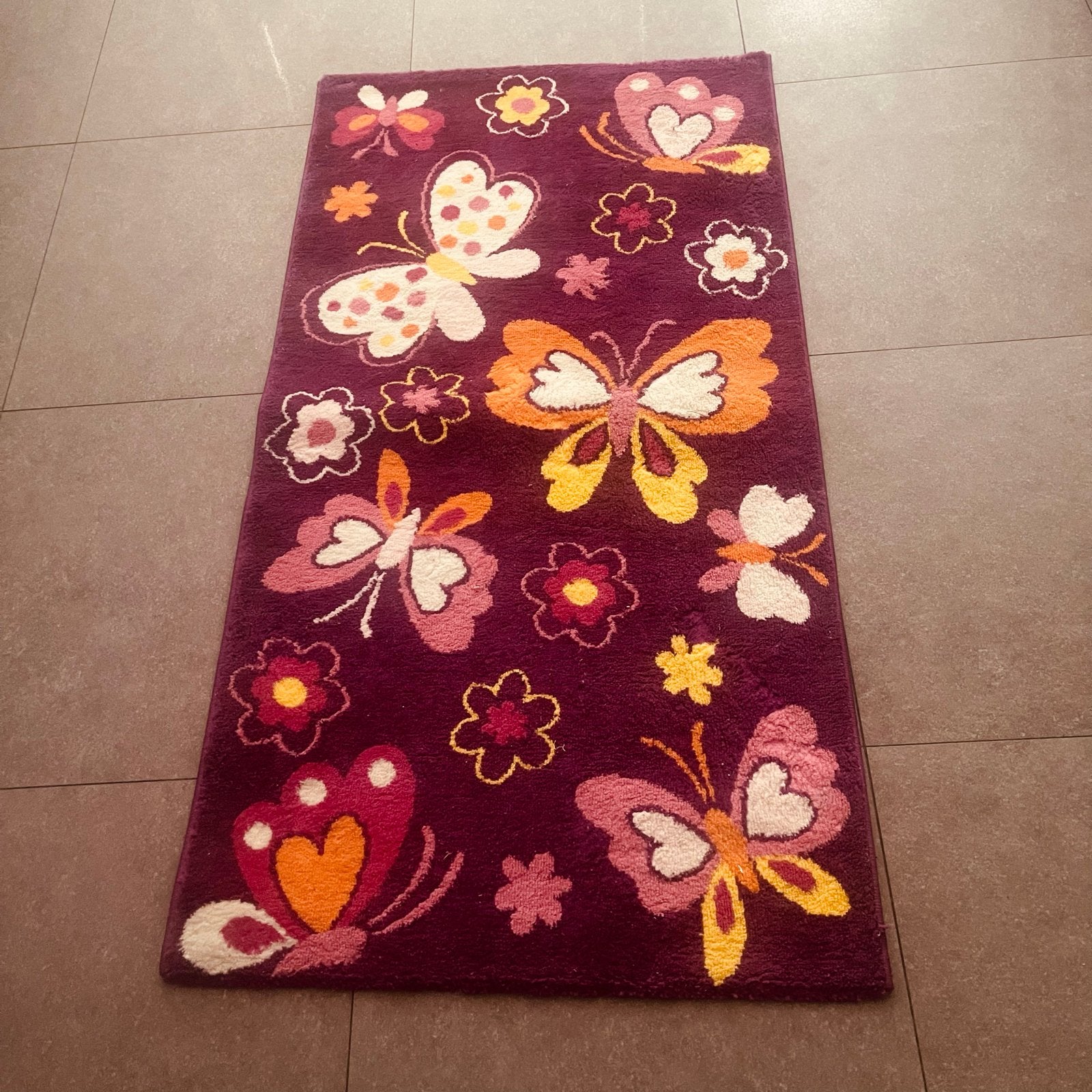 Vrolijk Vlinder Vloerkleed - Paars met Kleurrijke Vlinders, Gebruikt, 100 tot 150 cm, Paars, Rechthoekig