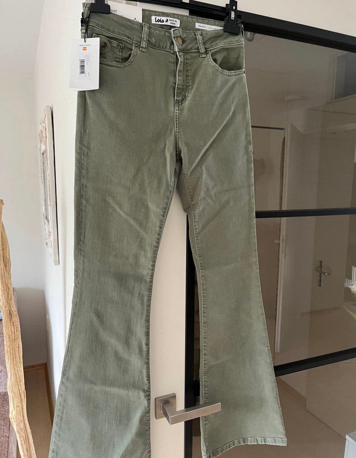 LOIS FLARED JEANS groen nieuw met krtjes NWprijs 170,- nu 49, Kleding | Dames, Ophalen of Verzenden, Nieuw, Overige kleuren, W27 (confectie 34) of kleiner