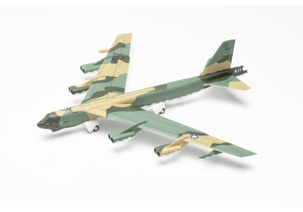 Boeing B-52G Stratofortress El Lobo II Herpa 572767, Schaalmodel, Herpa Miniaturmodelle GmbH Leonrodstraße 46-47 herpa@herpa.de