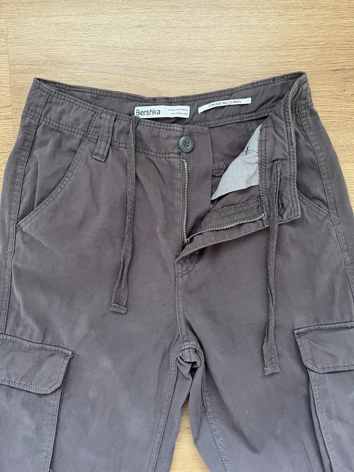 Cargo broek Bershka grijs maat S, Verzenden, Maat 36 (S), Gedragen, Grijs