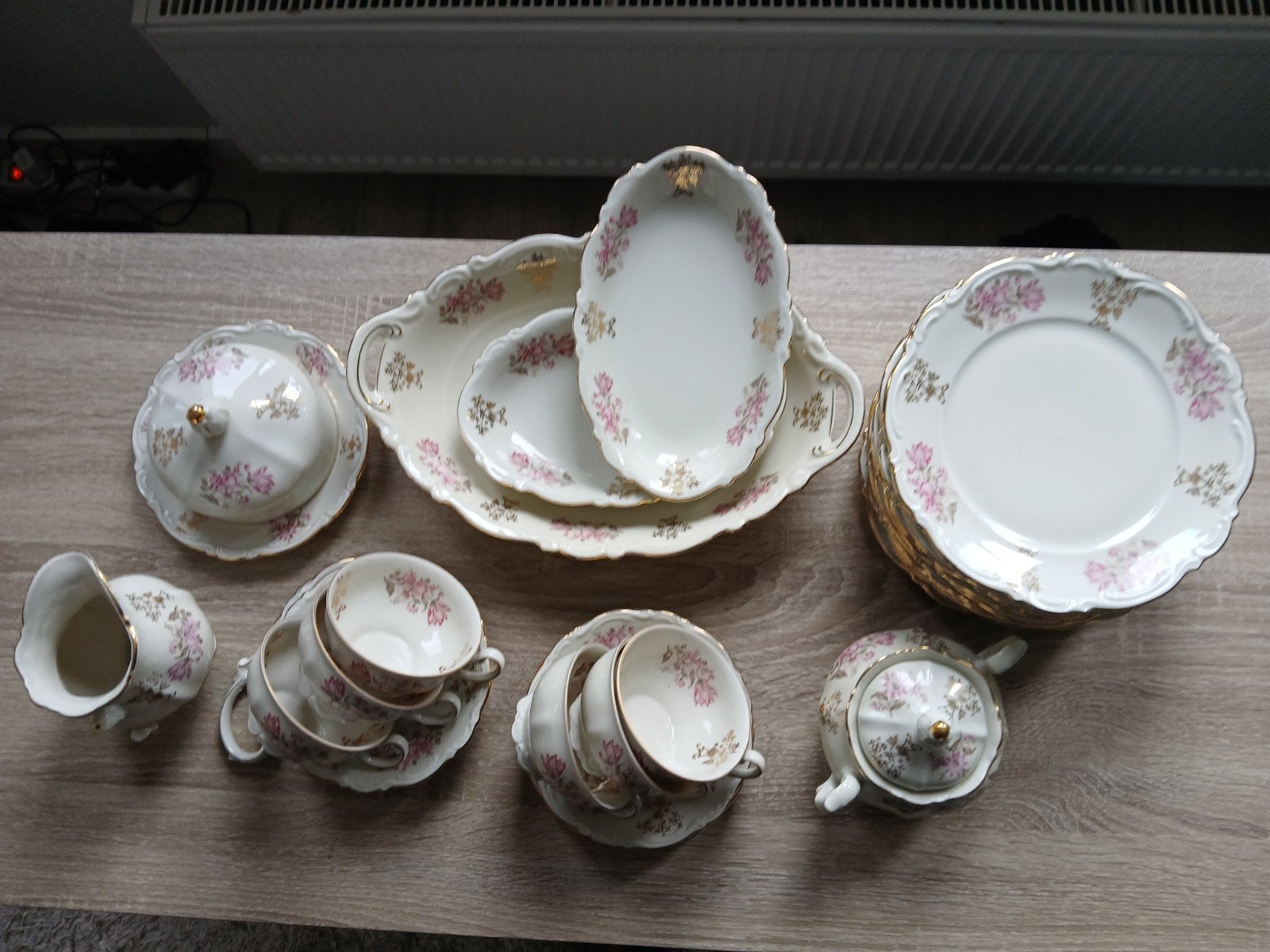 ontbijt servicies 6 persoons, 6 extra ontbijtbordjes., Ophalen
