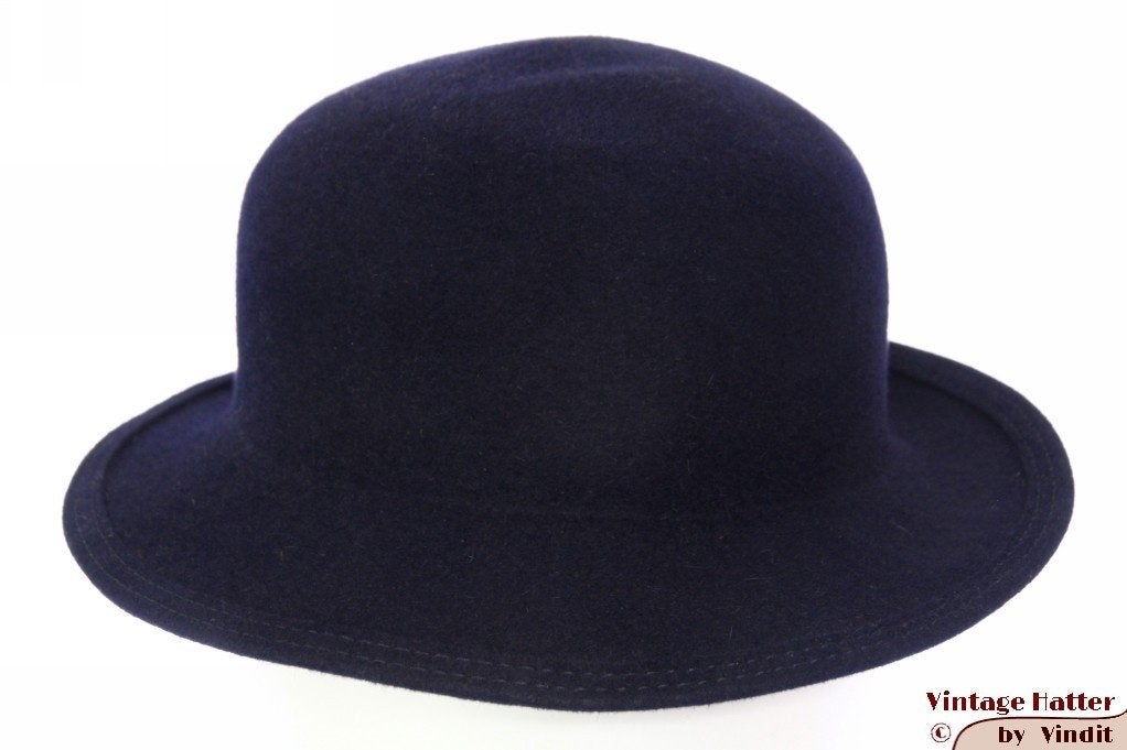 Vintage Dameshoed donker blauw vilt 55 = S tot XS, Kleding | Dames, Ophalen of Verzenden, Gedragen, 55 cm (S, 6⅞ inch) of minder
