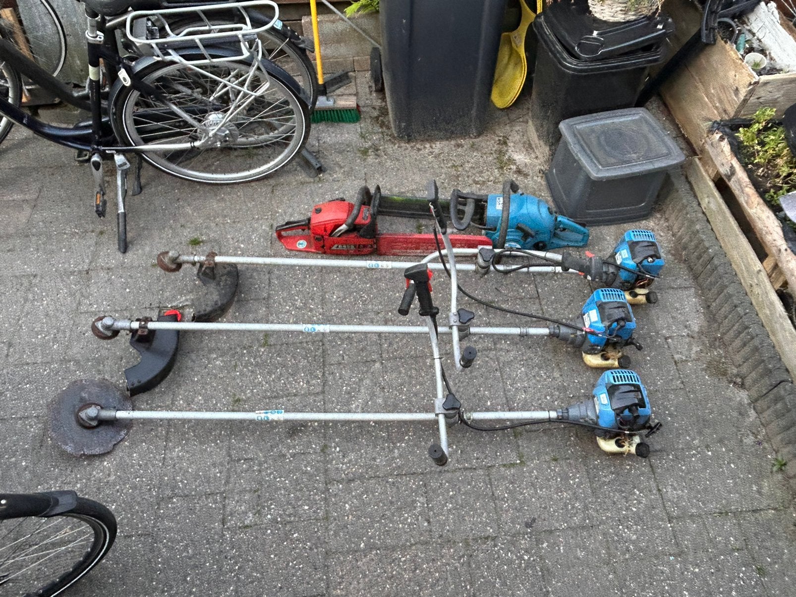Bosmaaiers en kettingzagen, Ophalen, Zo goed als nieuw, Benzine
