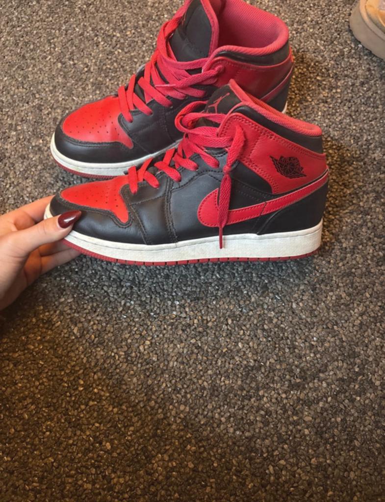 Jordans, Kleding | Dames, Schoenen, Verzenden, Rood, Sneakers of Gympen, Zo goed als nieuw