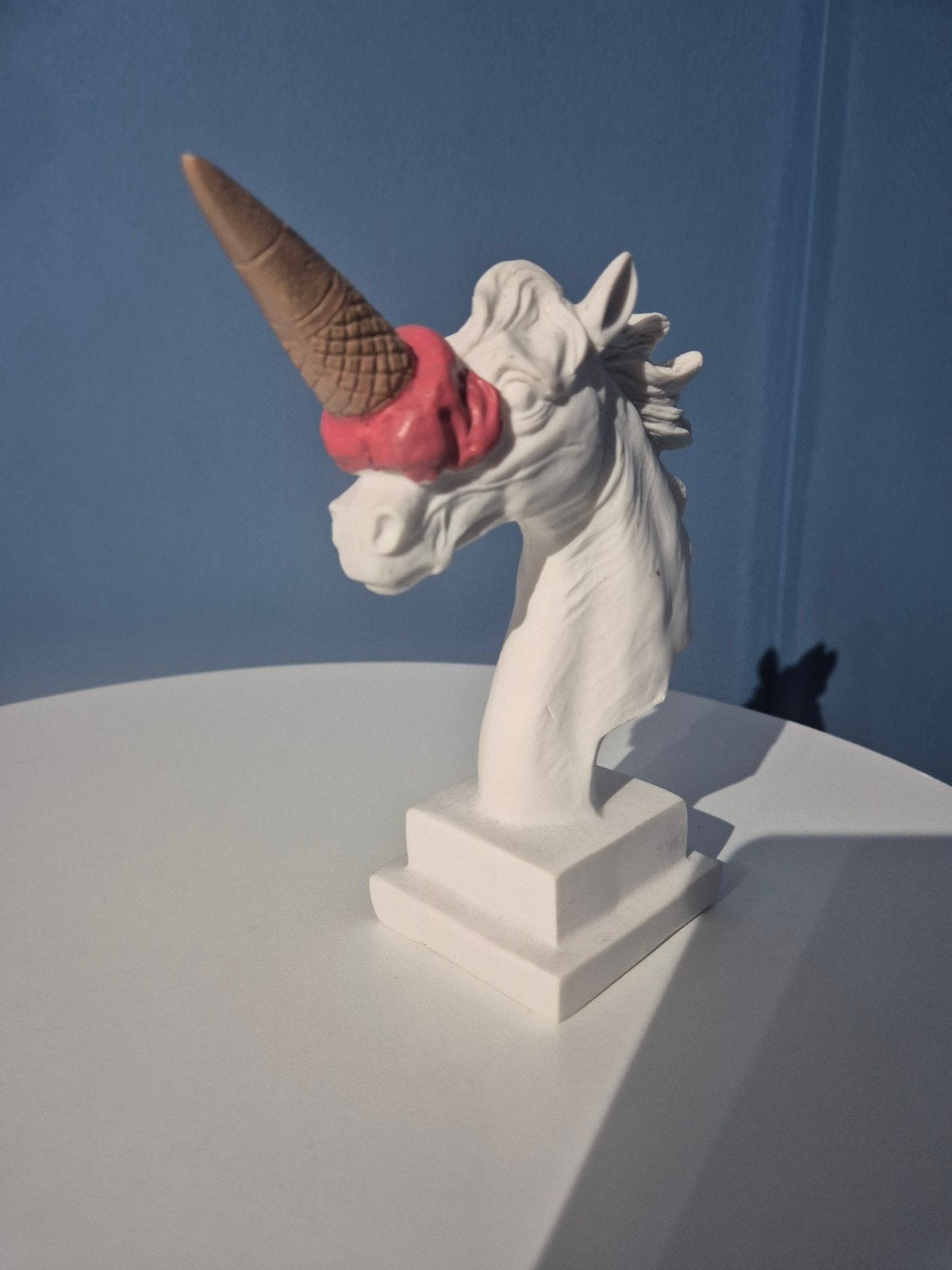Unicorn Beeld met IJshoorntje - Unieke Decoratie, Overige onderwerpen, Gips, Ophalen of Verzenden, 20 - 50 cm