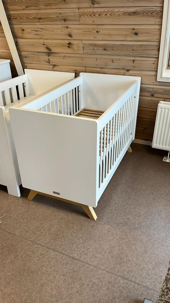 Ledikant Bopita Fenna wit/naturel 60x120cm Babykamer Outlet, Ophalen, Nieuw, Babykamer Outlet, Schoonenburgseweg 1 Overasselt