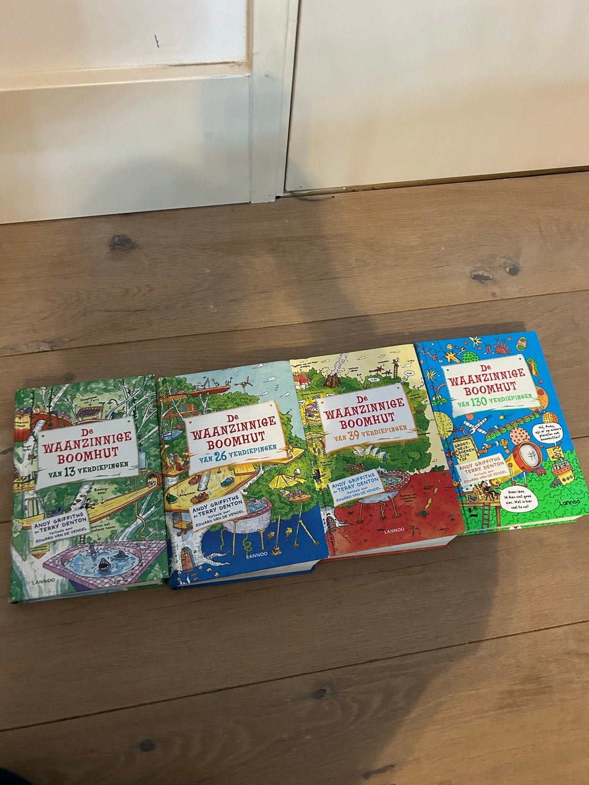 De Waanzinnige Boomhut serie - 4 boeken, Boeken, Ophalen of Verzenden, Zo goed als nieuw, Fictie