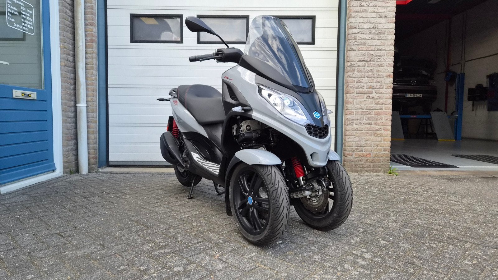 Piaggio Mp3 300 hpe / motorscooter / autorijbewijs/ origi NL, Motoren, Motoren | Piaggio, ., ., Minimaal motorrijbewijs A2, Automaat
