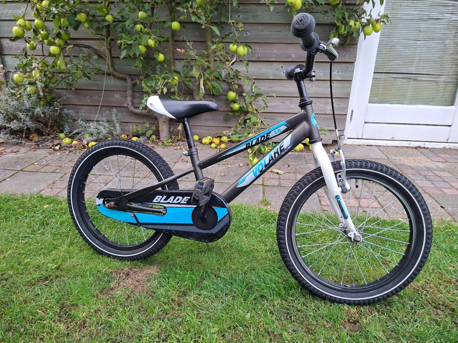 Volare Blade kinderfiets 18 inch - Zo goed als nieuw