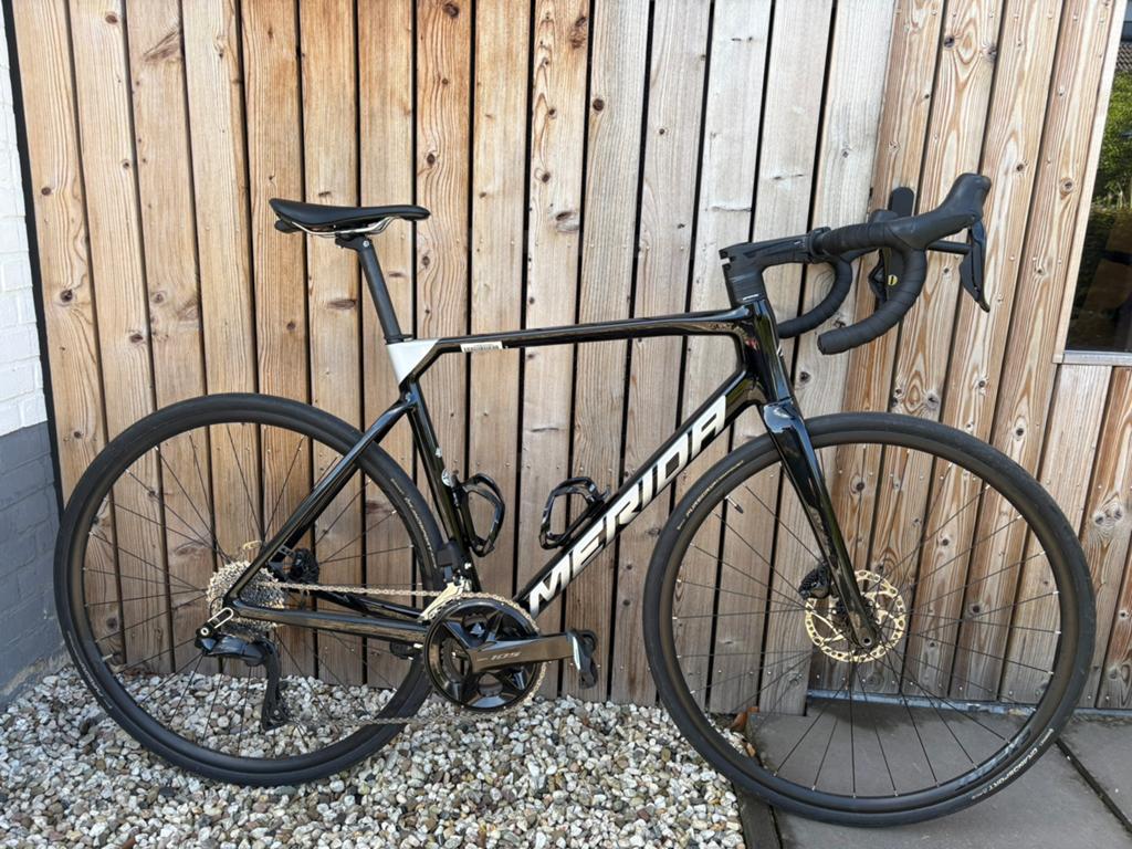 Merida Scultura 6000 maat L Shimano 105 Di2 disc 2x12 speed, 28 inch, Carbon, Info@velovenlo.nl, Ophalen of Verzenden