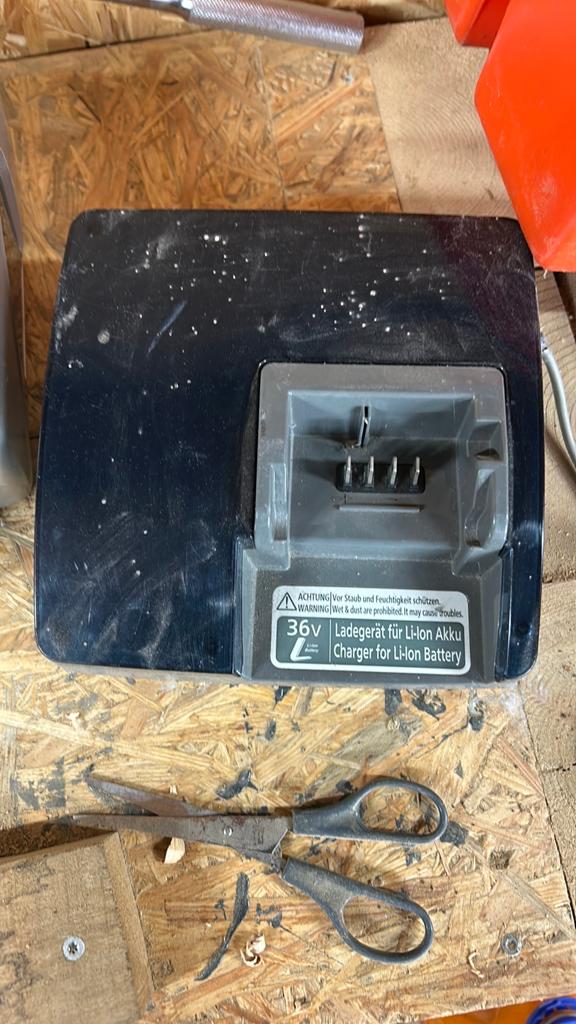 Flyer acculaders, 36 en 26 volt, Fietsen en Brommers, Fietsaccessoires | Fietsaccu's, Ophalen of Verzenden, Gebruikt