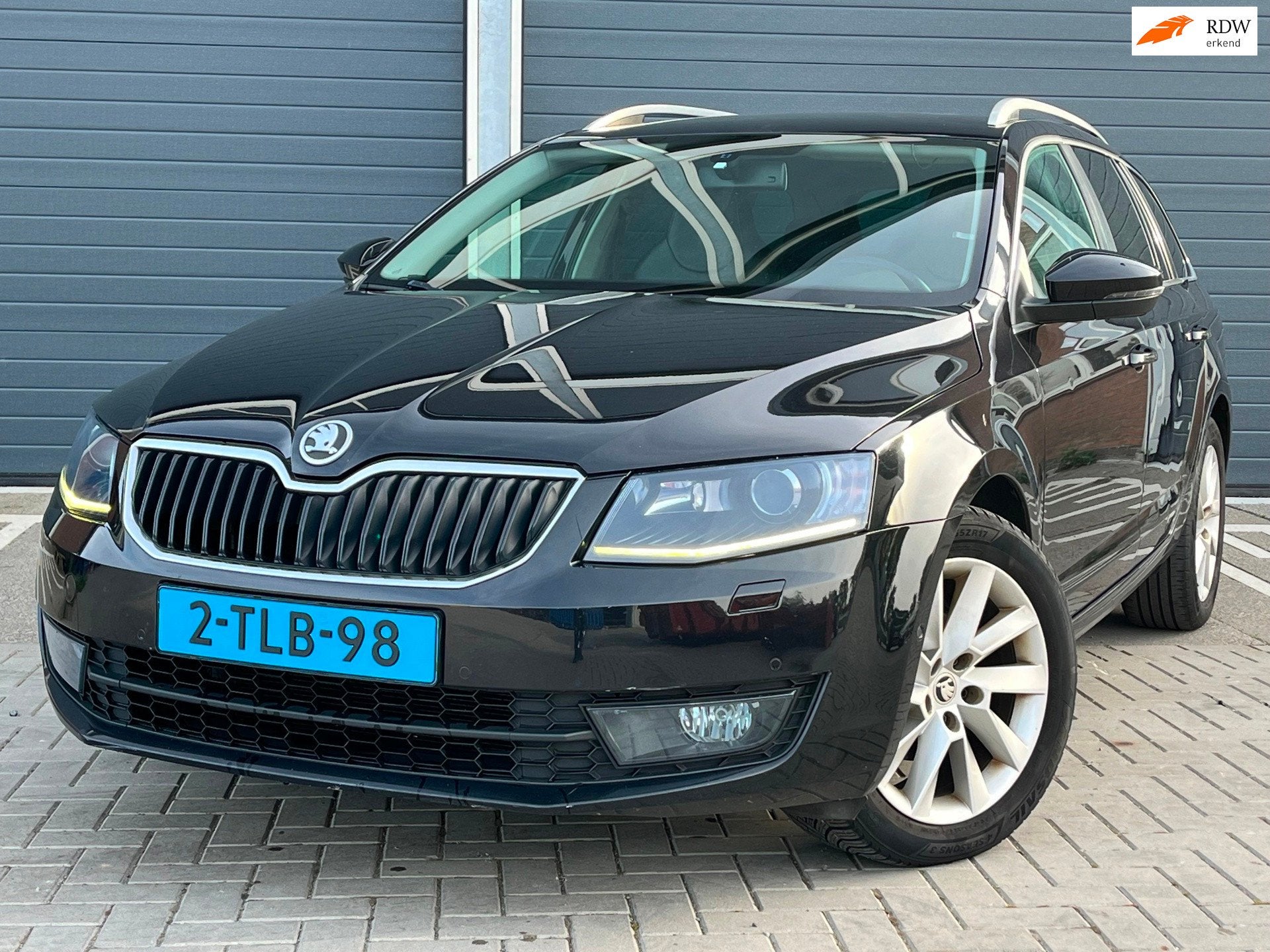 Skoda Octavia Combi 1.6 TDI TAXI KLAAR! Businessline DSG AUT, Auto's, Euro 5, Gebruikt, 4 cilinders, Leder en Stof