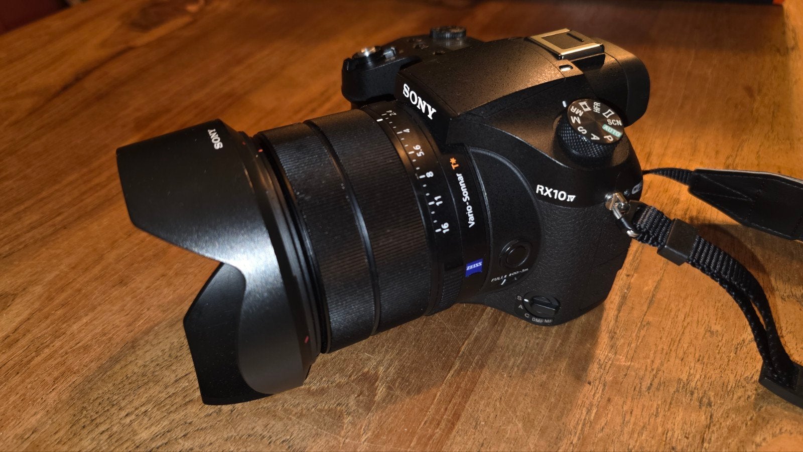 Sony Cybershot DSC-RX10 IV camera + extra accu's en tas, Gebruikt, Ophalen of Verzenden, Sony, 20 megapixels