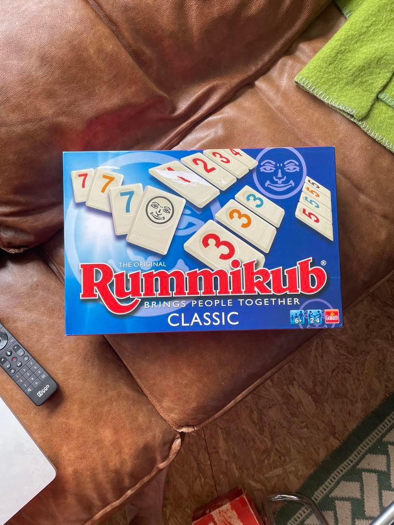 Rummikub Classic Bordspel - Compleet en Zo Goed als Nieuw, Drie of vier spelers, Ophalen of Verzenden, Zo goed als nieuw