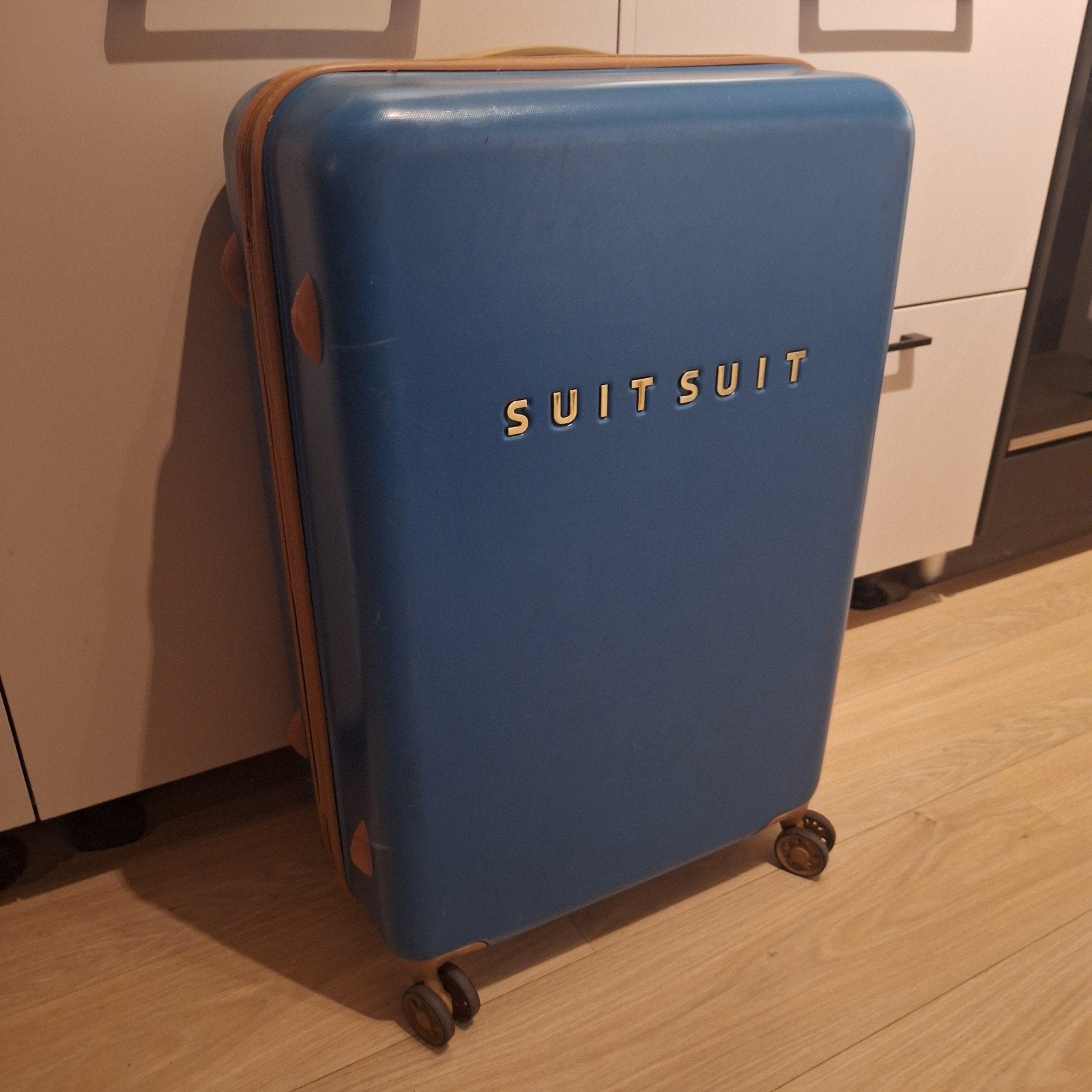 SuitSuit Luxe XL Koffer - Blauw met Goud, Wieltjes, Hard kunststof, 45 tot 55 cm, Ophalen of Verzenden