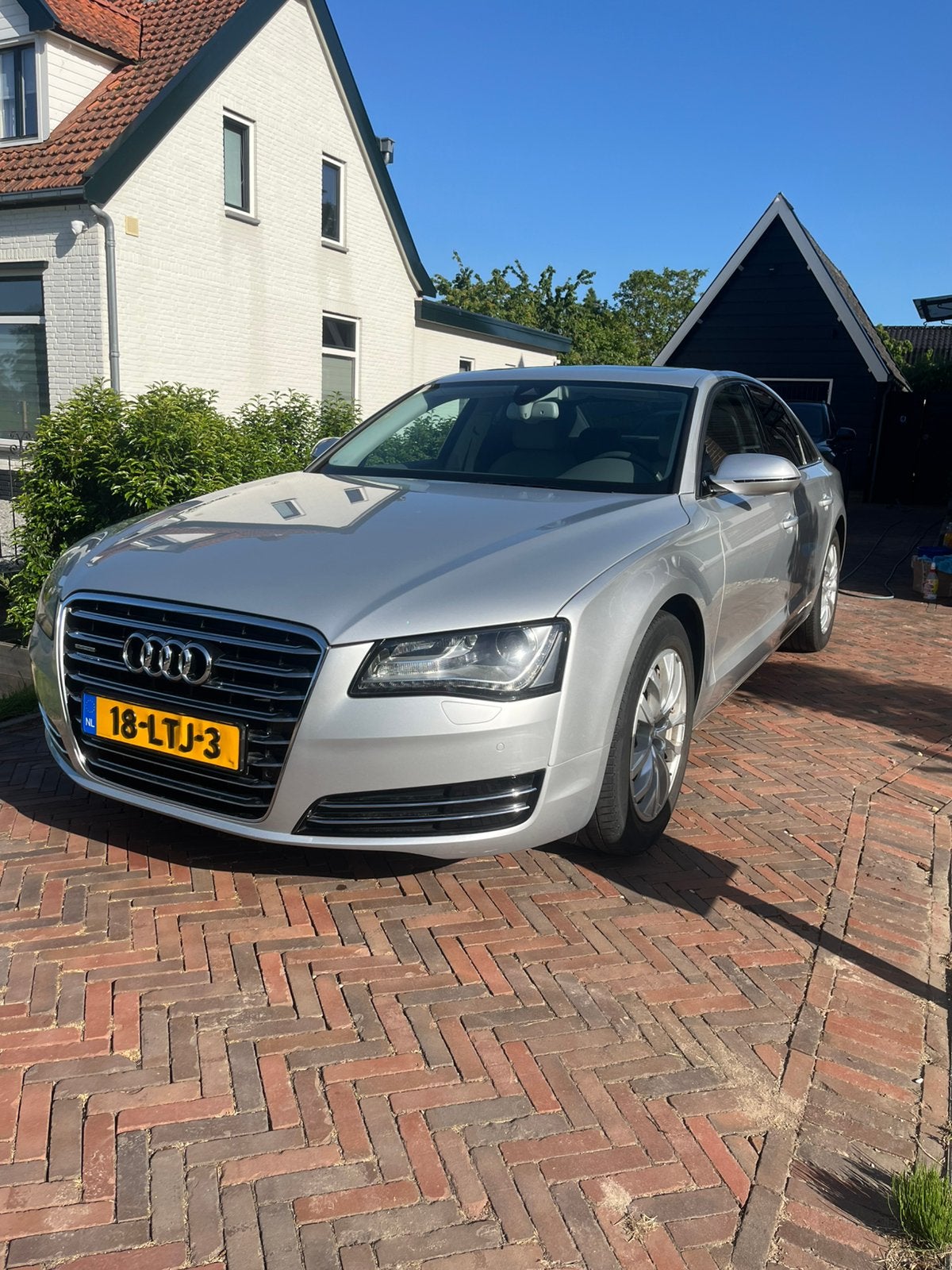 Audi A8 4.2 FSI 273KW Quattro Tiptronic 2010 Grijs, Auto's, Audi, Automaat, 8 cilinders, 371 pk, Sedan