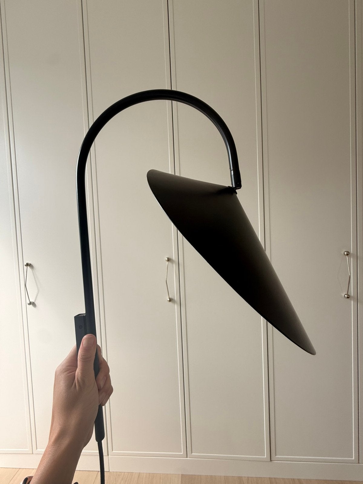 Ferm Living Arum Draaibare Wandlamp, Ophalen, Zo goed als nieuw