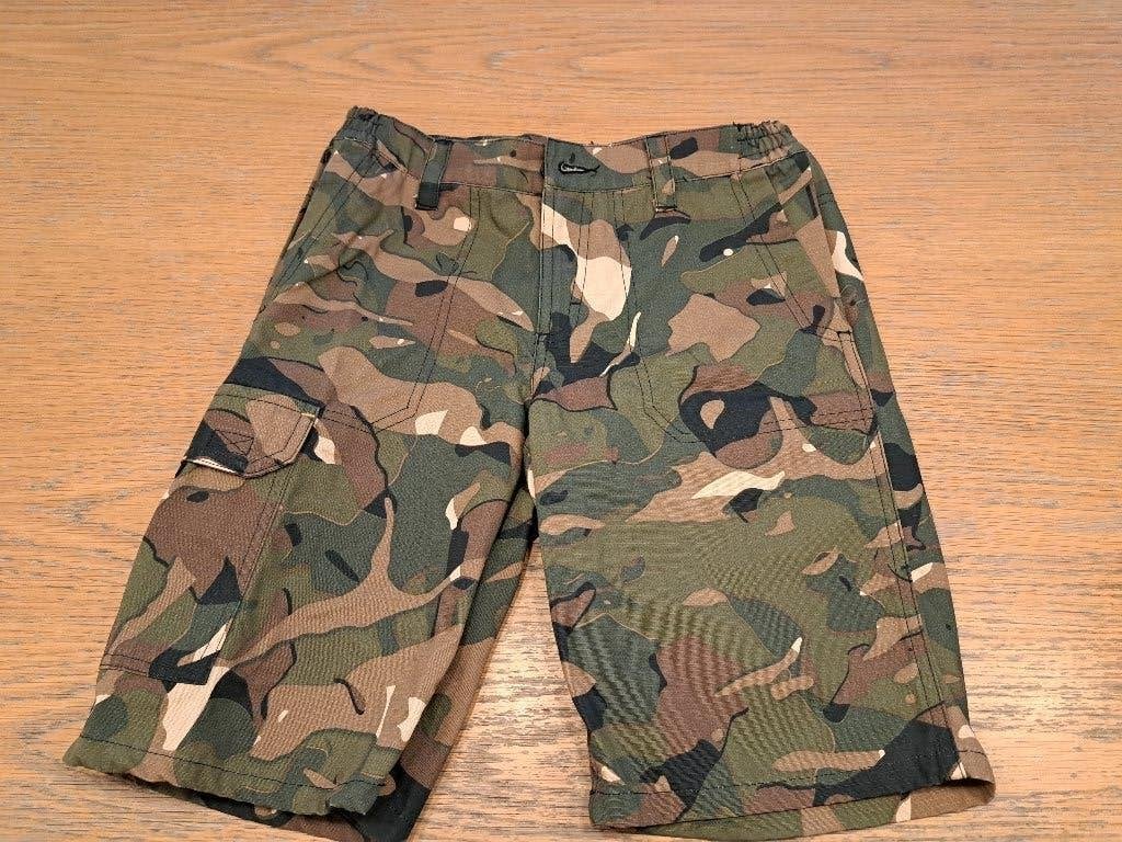 korte broek leger stof maat 153 162, Ophalen of Verzenden, Gebruikt, Jongen, Broek
