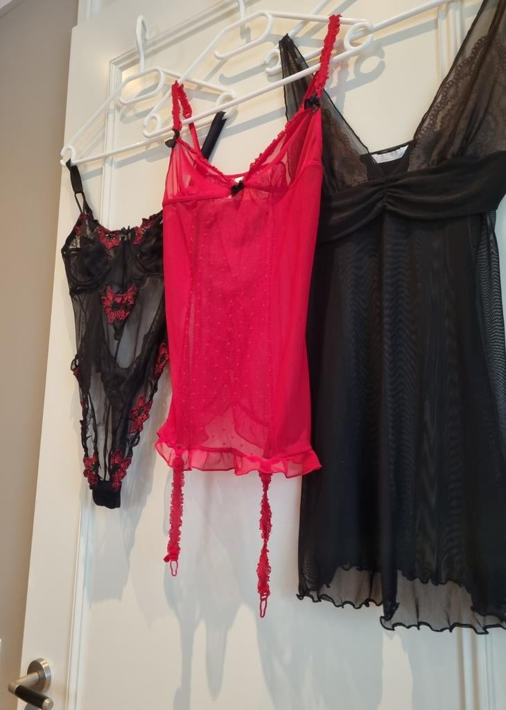 3 Lingerie setjes Maat S/M, Ophalen of Verzenden