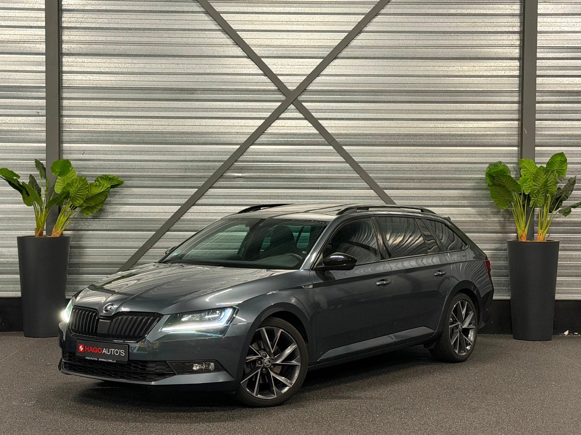 Skoda Superb Combi 2.0 TSI SportLine LED/NAVI/PANO/SFEERV/CA, Auto's, Gebruikt, 4 cilinders, 1984 cc, Origineel Nederlands